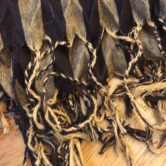 NWT Charlie Paige scarf - Picture 2 of 3